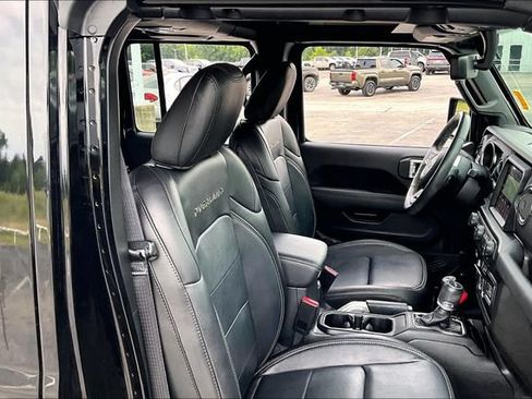 Used 2023 Jeep Gladiator Overland w/ Popular Equipment Package AWD/4WD image 30