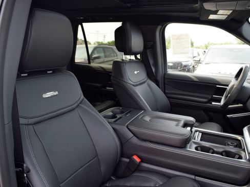 New 2026 Ford Expedition Platinum w/ Stealth Appearance Package AWD/4WD image 24