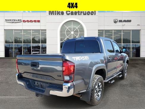 Used 2019 Toyota Tacoma TRD Off-Road image 4