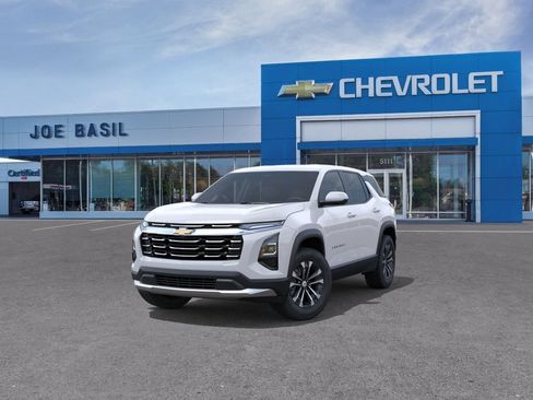 New 2027 Chevrolet Equinox LT FWD image 8