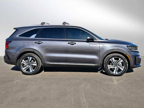 Used 2022 Kia Sorento SX Prestige w/ Panoramic Sunroof Package AWD/4WD image 2
