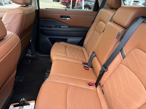 Used 2024 Nissan Pathfinder Platinum w/ Cargo Package AWD/4WD image 37