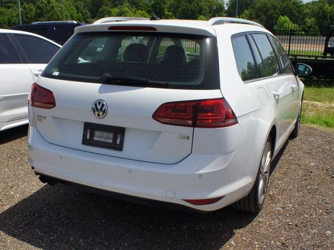 Used 2017 Volkswagen Golf SE FWD image 5