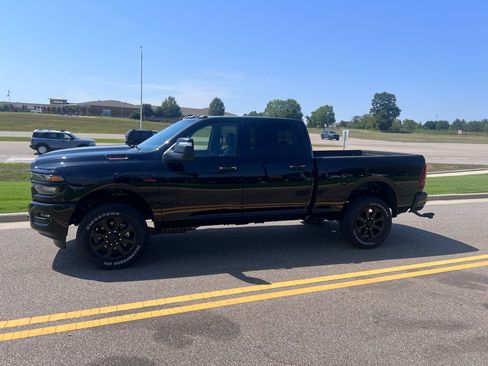 New 2026 RAM 2500 Big Horn AWD/4WD image 7