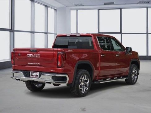 New 2026 GMC Sierra 1500 SLT image 3