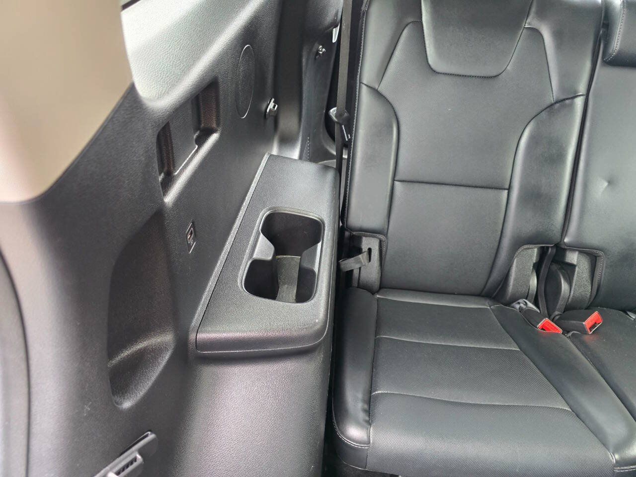 Used 2020 Kia Telluride S w/ S 8 Passenger Seating Package AWD/4WD image 34