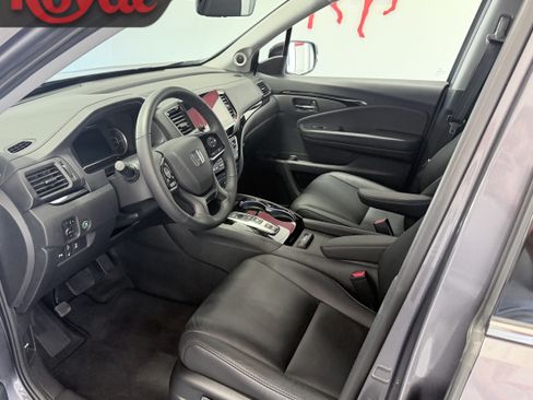 Used 2020 Honda Pilot Touring image 12