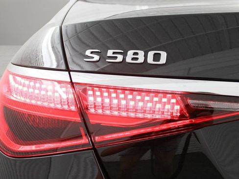 Used 2024 Mercedes-Benz S 580 4MATIC Sedan image 31