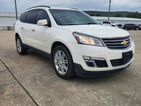 Used 2015 Chevrolet Traverse LT w/ Style and Technology Package FWD image 6