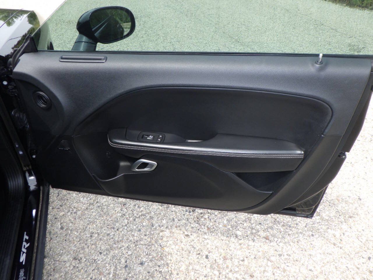 Used 2015 Dodge Challenger SRT w/ Technology Group RWD image 13