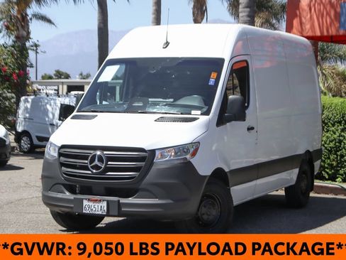 Used 2025 Mercedes-Benz Sprinter 2500 image 4
