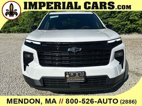 New 2026 Chevrolet Traverse LT w/ Midnight/Sport Edition FWD image 4