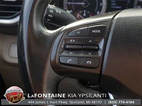 Used 2021 Hyundai Venue SEL image 17