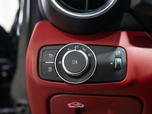 Used 2020 Alfa Romeo Giulia w/ Nero Edizione RWD image 36