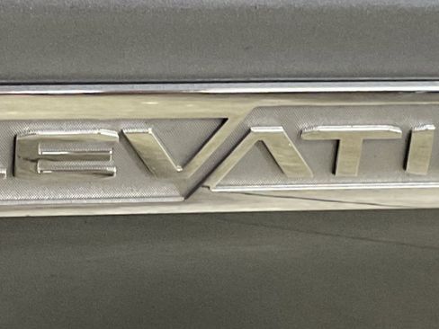 Used 2024 GMC Sierra 1500 Elevation w/ Elevation Premium Package AWD/4WD image 8