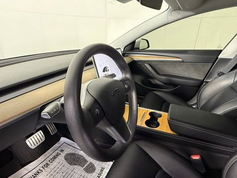 Used 2022 Tesla Model 3 Performance image 6