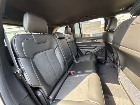 New 2026 Jeep Grand Cherokee Altitude AWD/4WD image 36