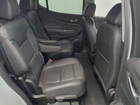 Used 2023 GMC Acadia SLT FWD image 32
