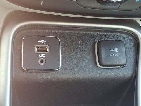 Used 2018 Jeep Compass Latitude w/ Popular Equipment Group FWD image 8