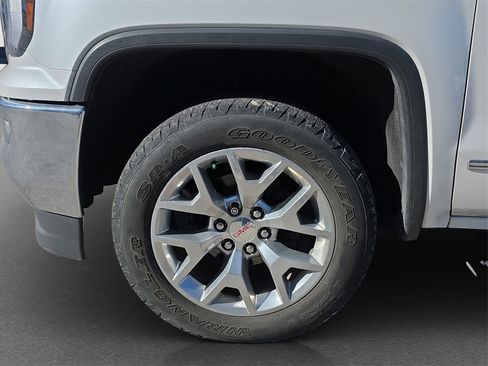 Used 2018 GMC Sierra 1500 SLT image 4