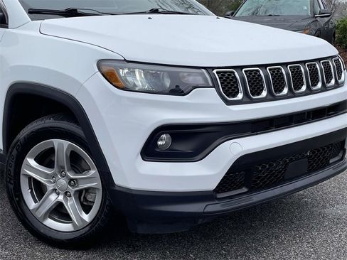 Used 2024 Jeep Compass Latitude image 9