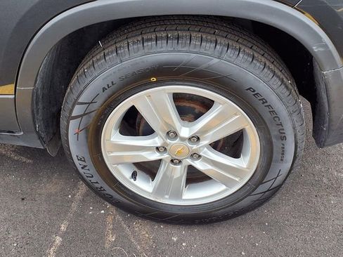 Used 2019 Chevrolet Trax LT w/ LT Convenience Package image 22