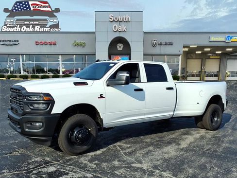 New 2026 RAM 3500 Tradesman AWD/4WD image 4