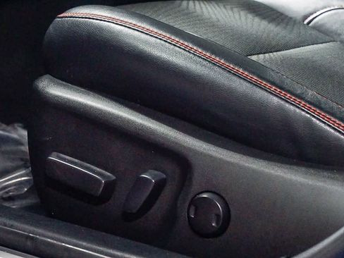 Certified 2017 Toyota Camry SE image 23