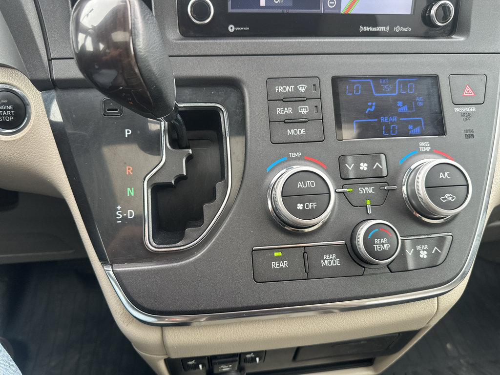 Used 2019 Toyota Sienna XLE w/ XLE Navigation Package FWD image 25