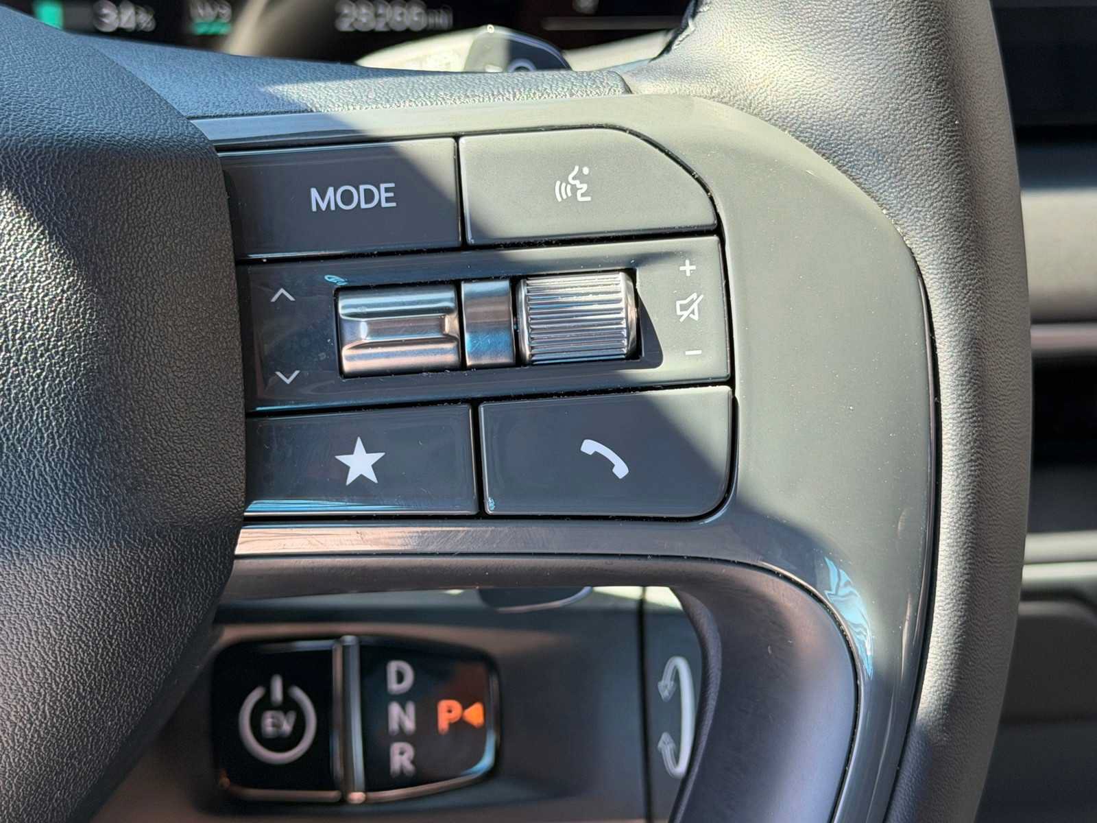 Used 2024 Kia EV9 Light Long Range RWD image 18