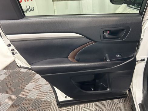 Used 2017 Toyota Highlander Plus image 23