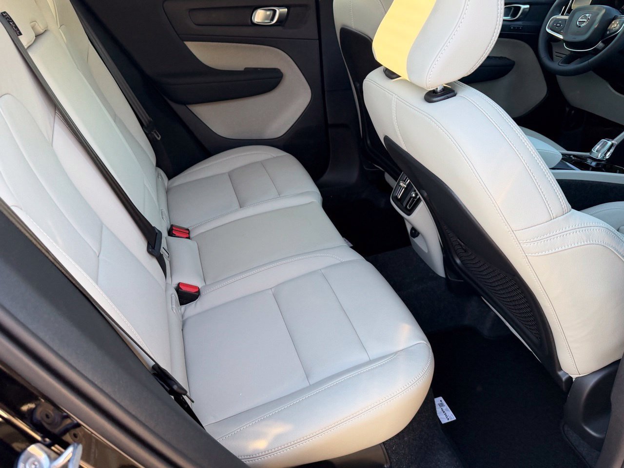 New 2026 Volvo XC40 B5 Plus w/ Protection Package Premier AWD/4WD image 13