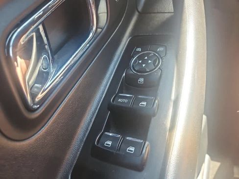 Used 2016 Ford Taurus SEL w/ Equipment Group 201A FWD image 19