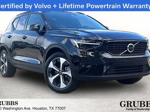 Certified 2026 Volvo XC40 B5 Plus AWD/4WD image 1