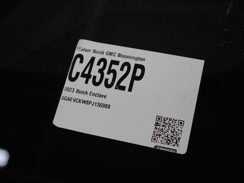 Used 2023 Buick Enclave Avenir image 29