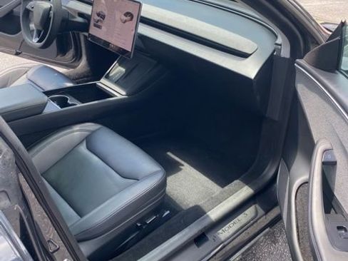 Used 2024 Tesla Model 3 Standard Range RWD image 16