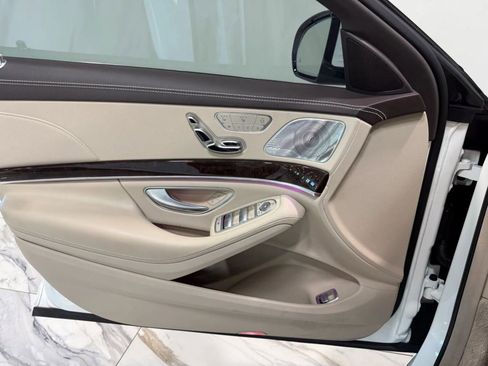 Used 2019 Mercedes-Benz S 560 Sedan image 12