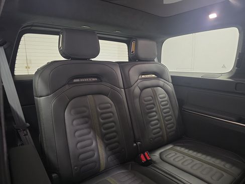 Used 2025 Rivian R1S Adventure AWD/4WD image 25