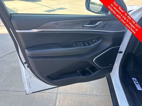 Used 2024 Jeep Grand Cherokee Limited 4xe image 16