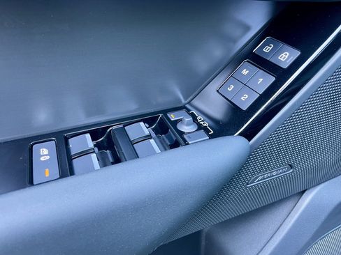 Certified 2026 Land Rover Range Rover Velar S AWD/4WD image 11