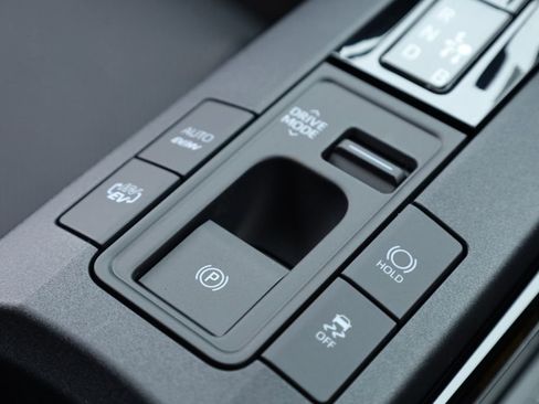 New 2026 Toyota Prius Plug-In Hybrid FWD image 28
