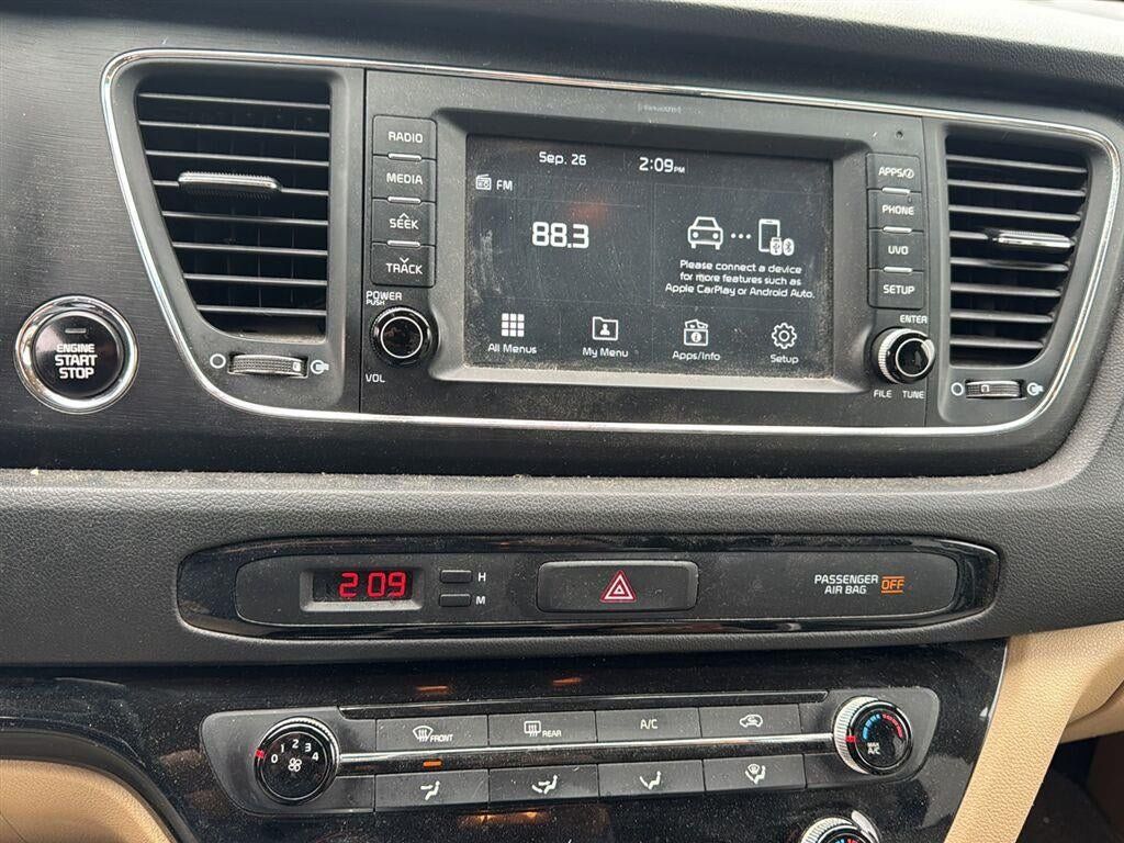Used 2017 Kia Sedona LX w/ LX Essentials Premium Package FWD image 7