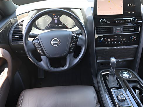 Used 2022 Nissan Armada Platinum w/ Captain's Chairs Package RWD image 17