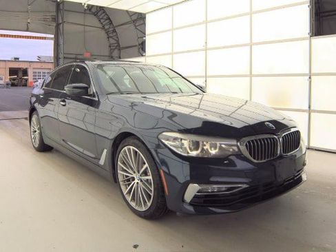 Used 2018 BMW 540i RWD image 2