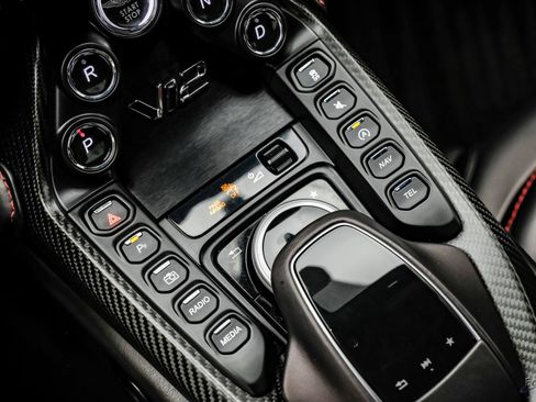 Used 2023 Aston Martin V12 Vantage RWD image 65