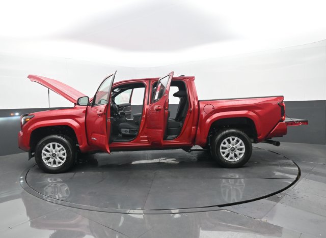 Used 2026 Toyota Tacoma SR5 AWD/4WD image 32