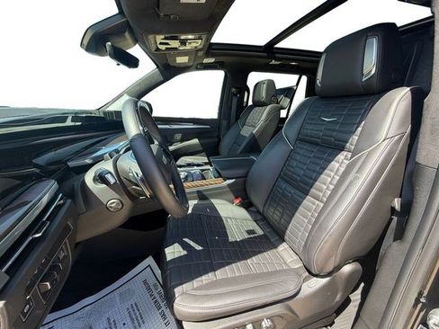 Used 2025 Cadillac Escalade Sport Platinum w/ LPO, ONYX Package RWD image 10