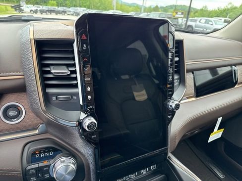New 2025 RAM 1500 Limited image 21