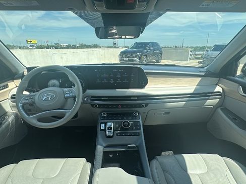 Used 2024 Hyundai Palisade Limited FWD image 22