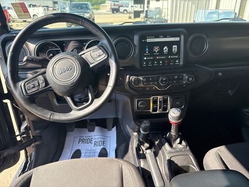 Used 2023 Jeep Wrangler Willys image 5